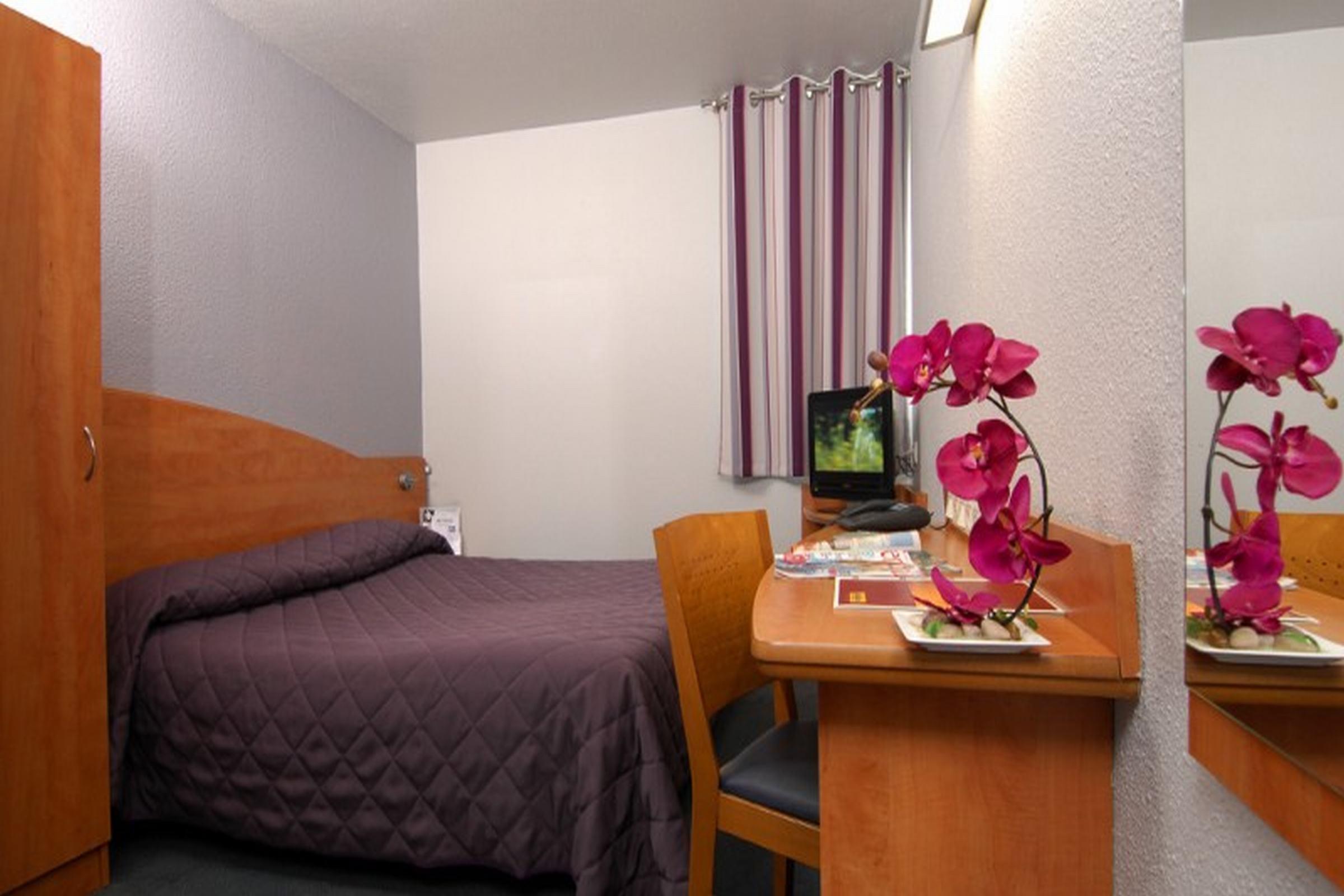 Hotel The Originals City, Costieres, Ex Inter Nimes